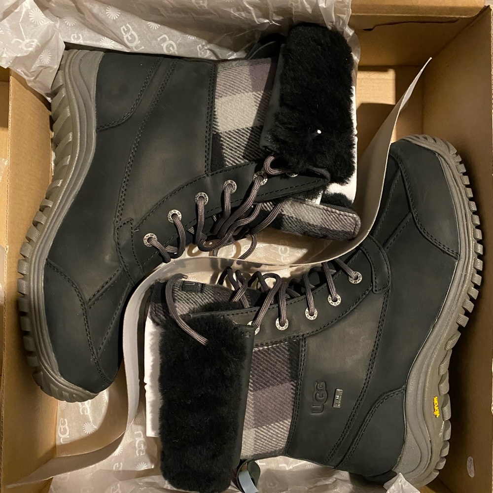 UGG Adirondack winter boots size 11 all weather